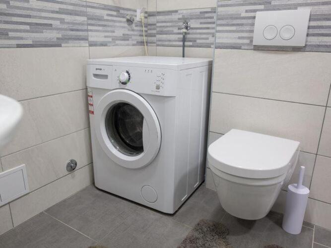 Serious Job - One Bedroom With Patio *