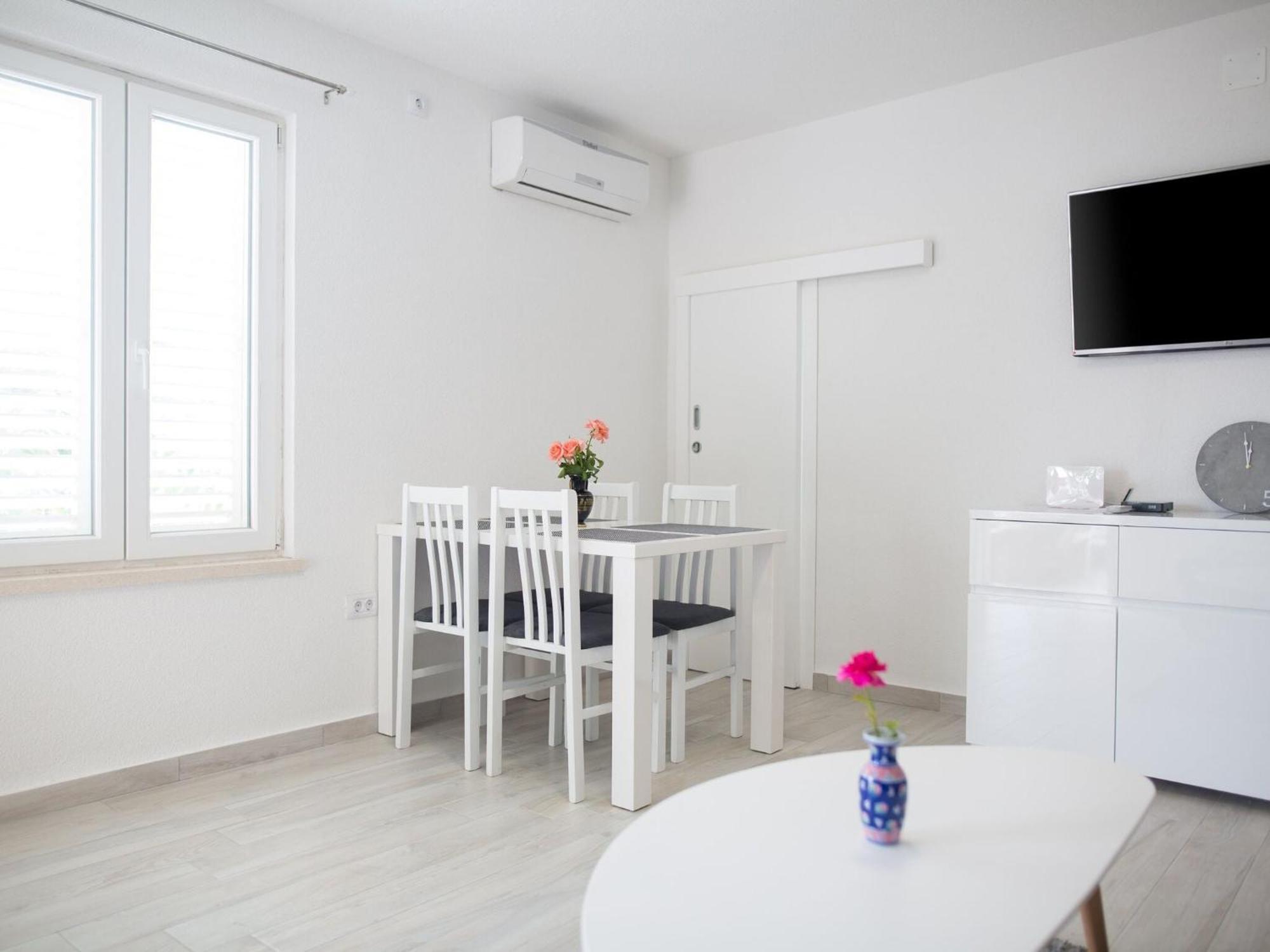 Serious Job - One Bedroom With Patio * Dubrovnik