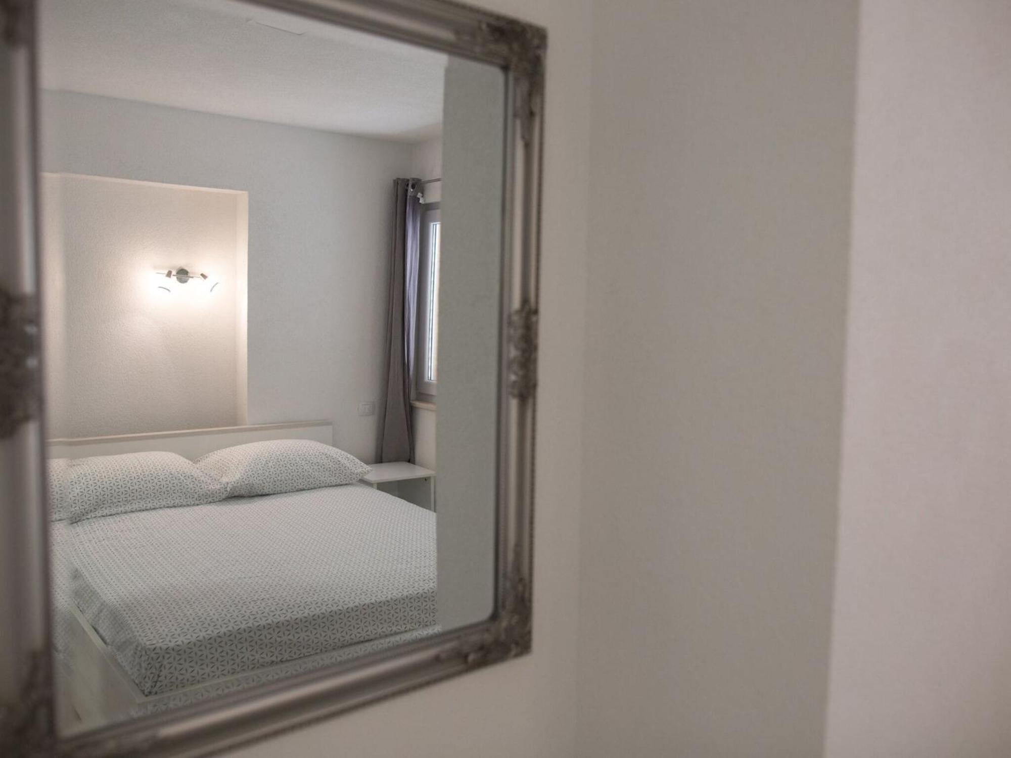 Serious Job - One Bedroom With Patio